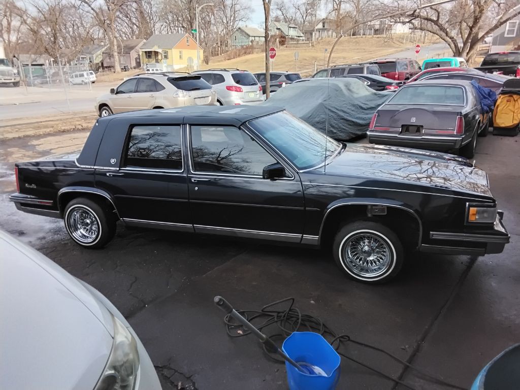1988 Cadillac DeVille Image 3