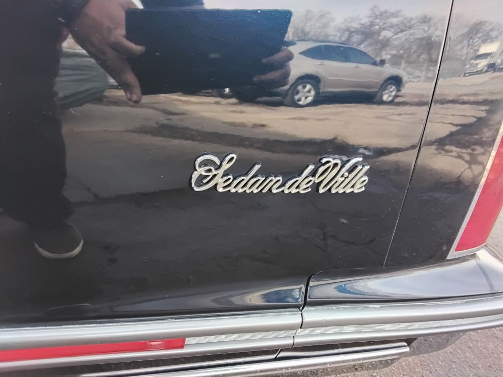 1988 Cadillac DeVille Image 7