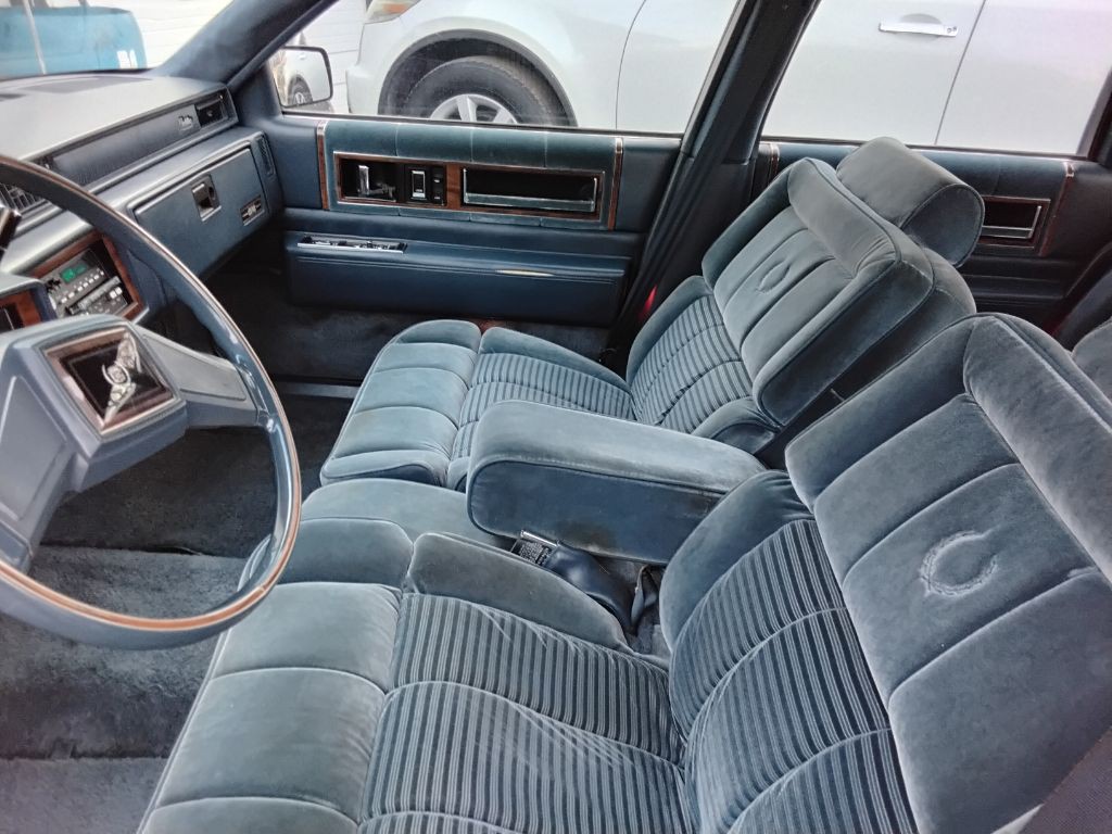 1988 Cadillac DeVille Image 15