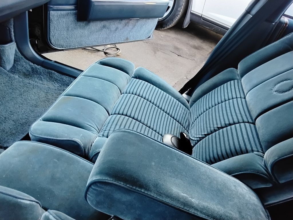 1988 Cadillac DeVille Image 16