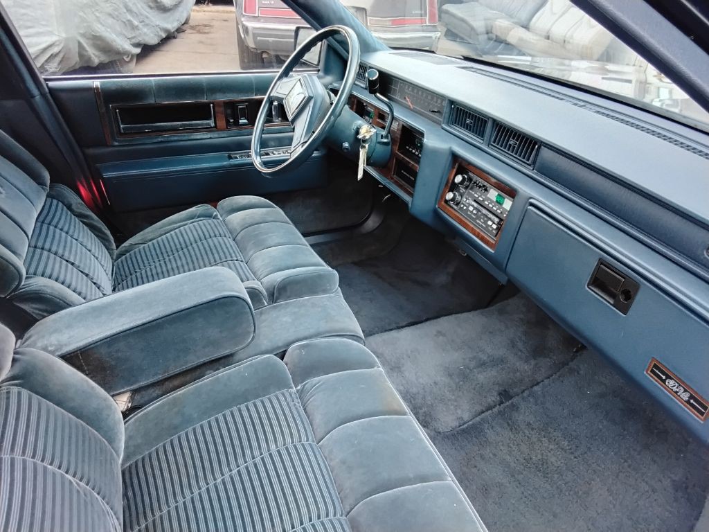 1988 Cadillac DeVille Image 17