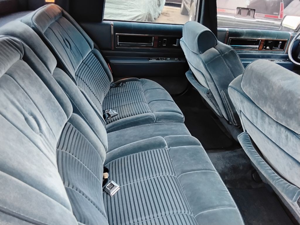 1988 Cadillac DeVille Image 22