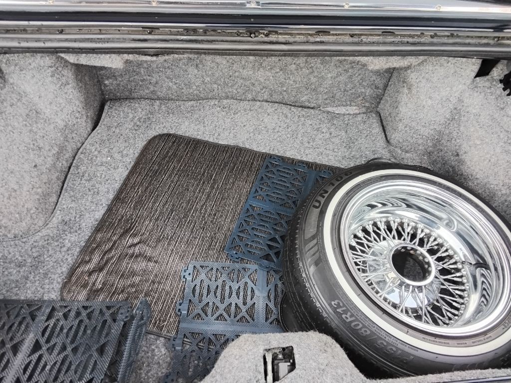 1988 Cadillac DeVille Image 25