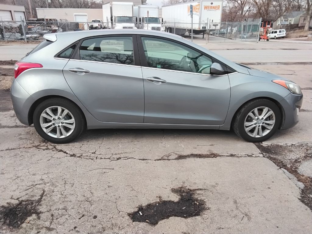 2015 Hyundai Elantra Image 4