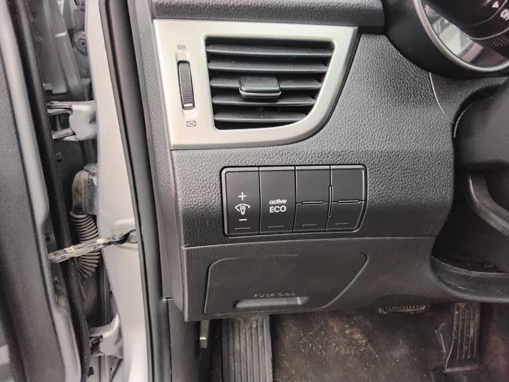 2015 Hyundai Elantra Image 9