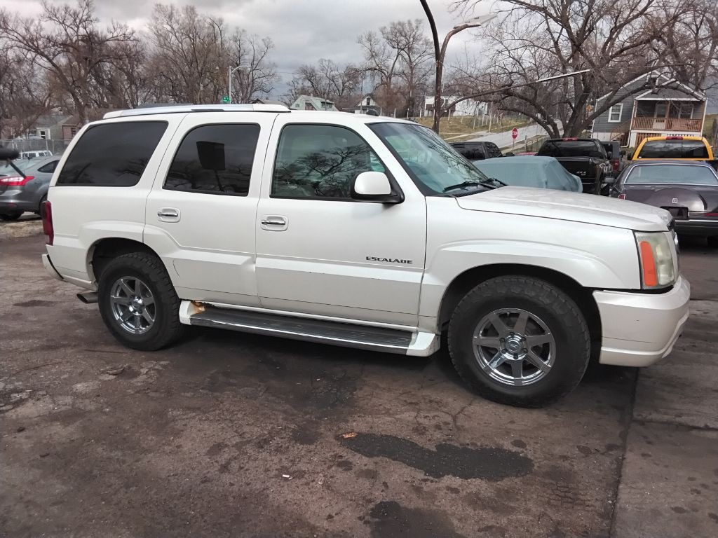 2004 Cadillac Escalade Image 3