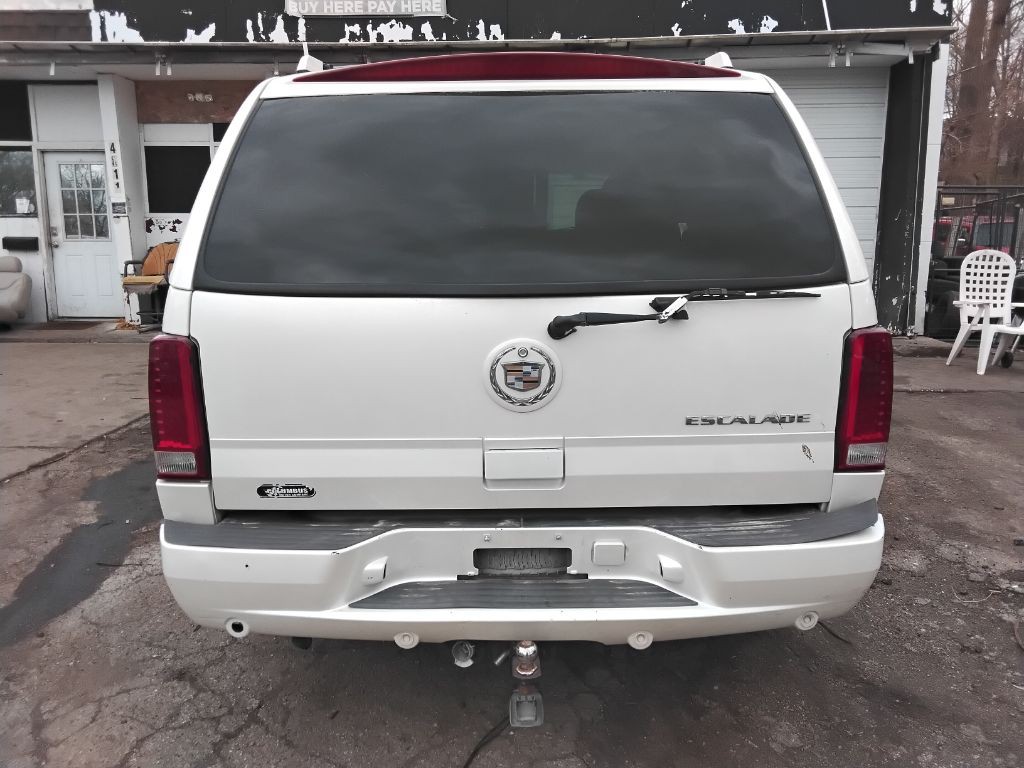 2004 Cadillac Escalade Image 4