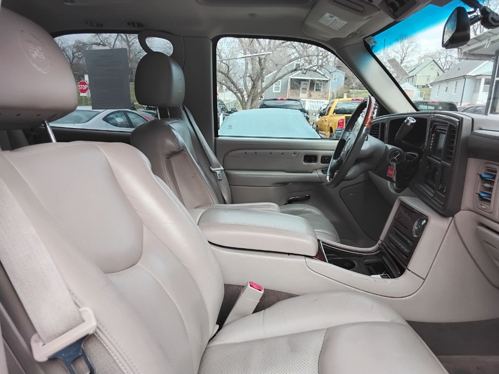 2004 Cadillac Escalade Image 15