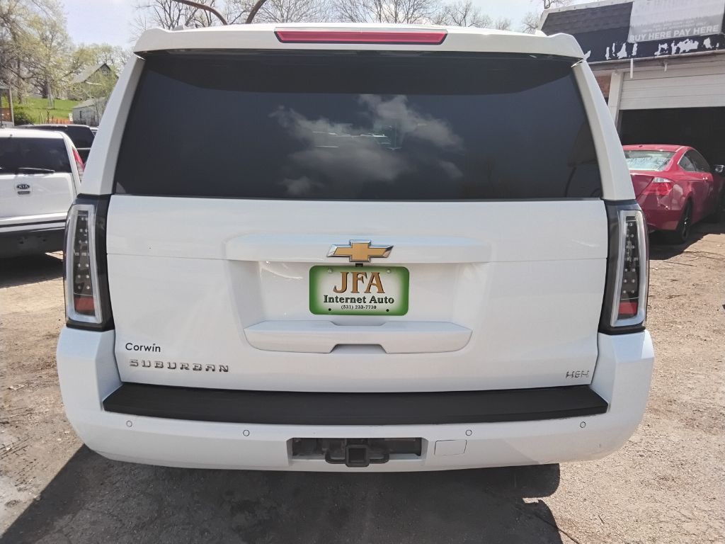 2016 Chevrolet Suburban Image 4