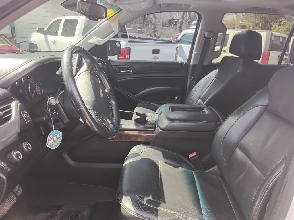 2016 Chevrolet Suburban Image 6