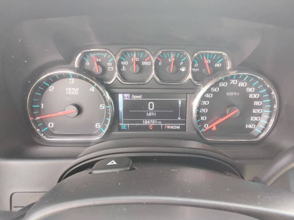 2016 Chevrolet Suburban Image 11