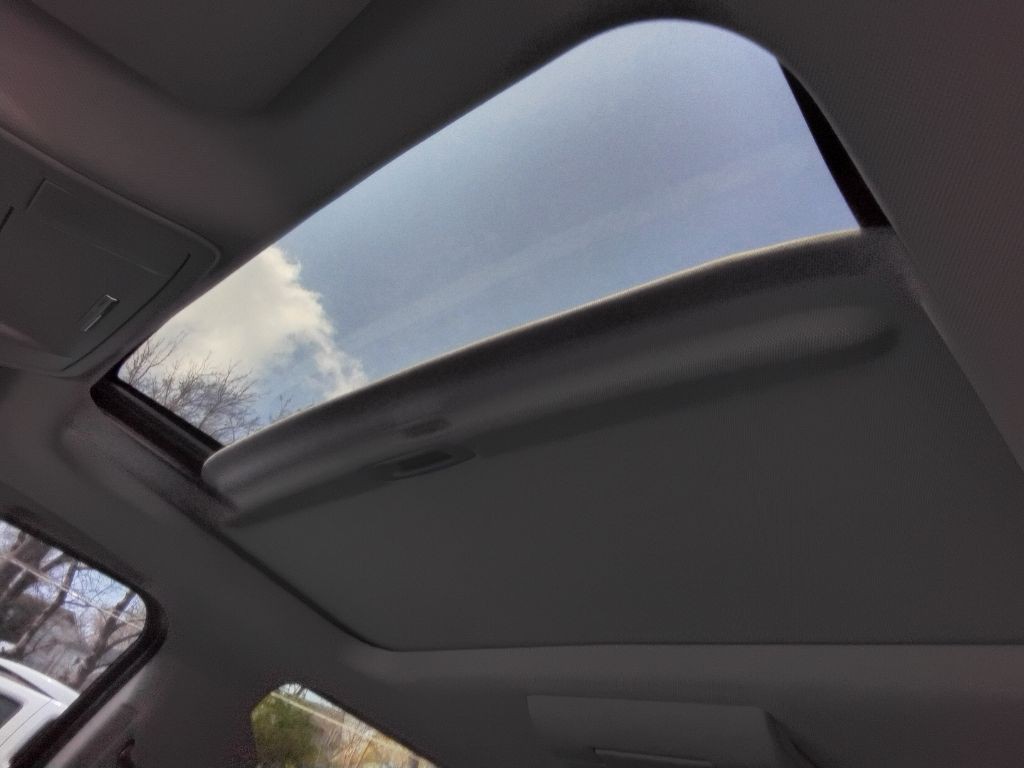 2016 Chevrolet Suburban Image 15