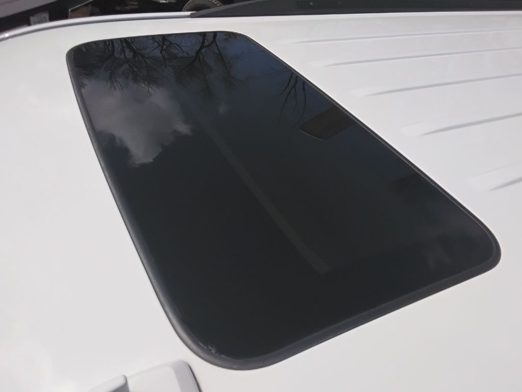 2016 Chevrolet Suburban Image 16