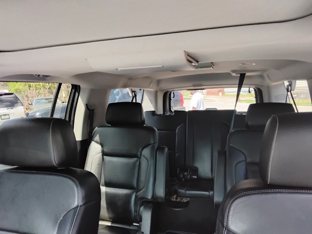 2016 Chevrolet Suburban Image 17
