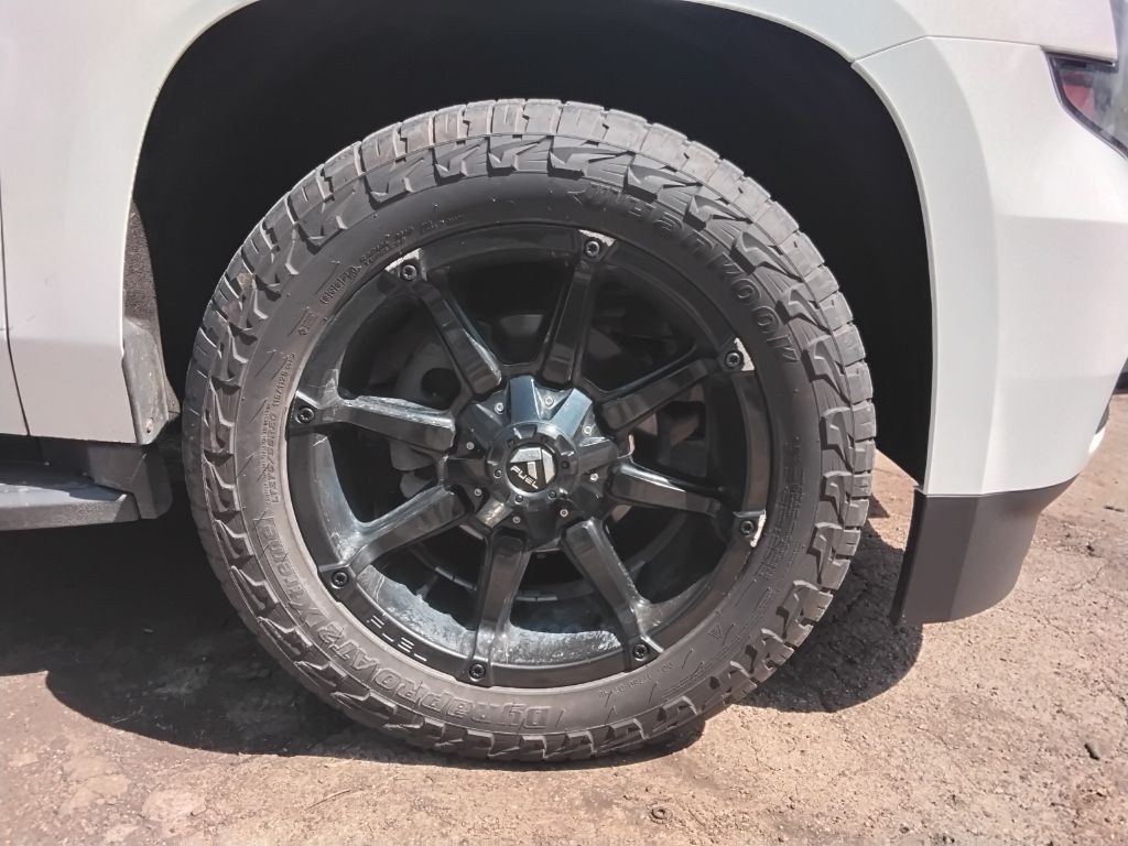 2016 Chevrolet Suburban Image 24