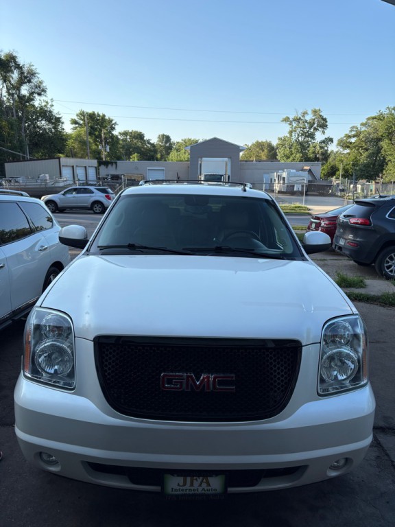 2013 GMC Yukon Image 2