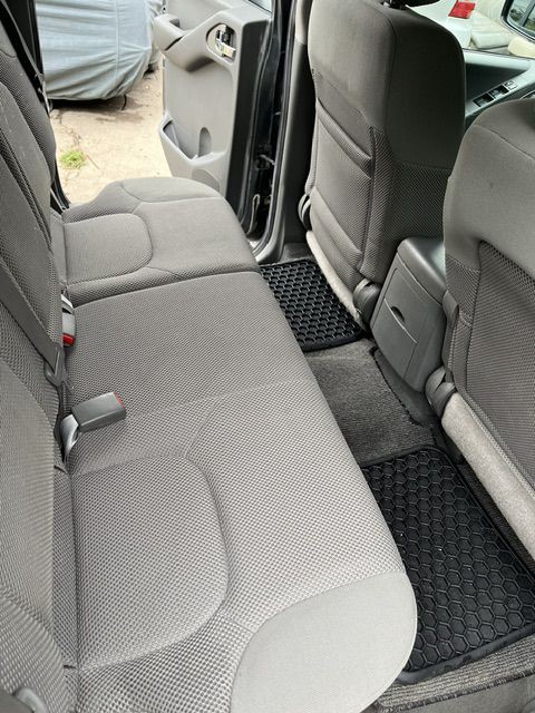 2006 Nissan Frontier Image 8
