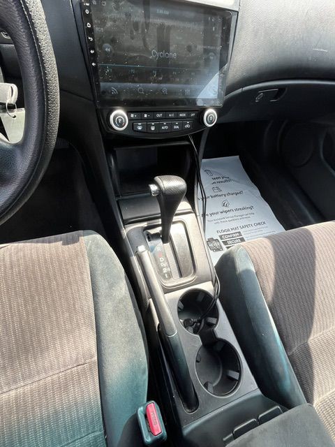 2003 Honda Accord Image 8