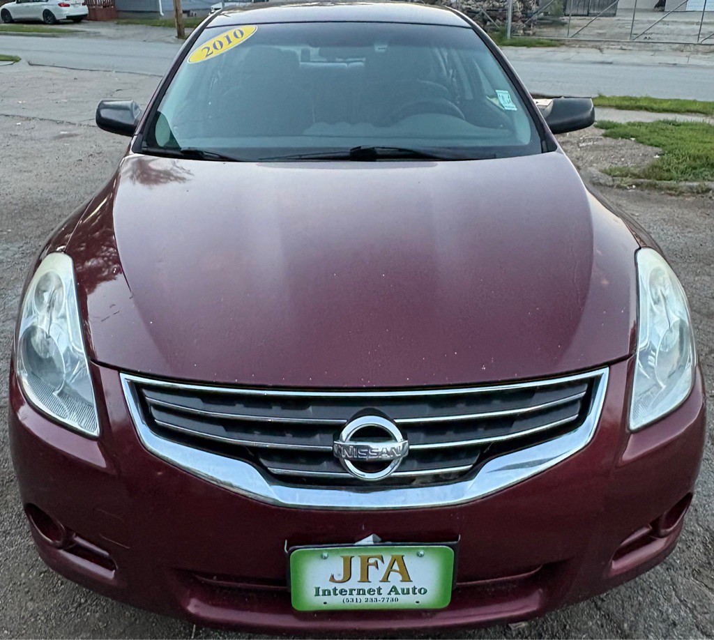 2010 Nissan Altima Image 2