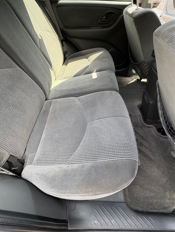 2003 Mazda Tribute Image 9