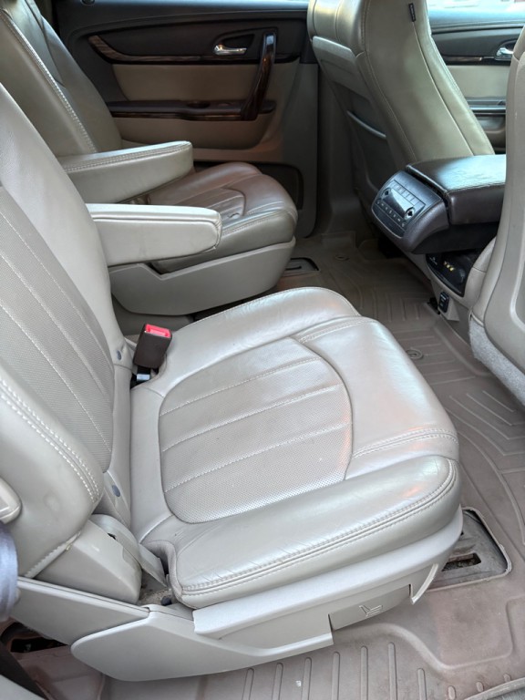 2014 GMC Acadia Image 12