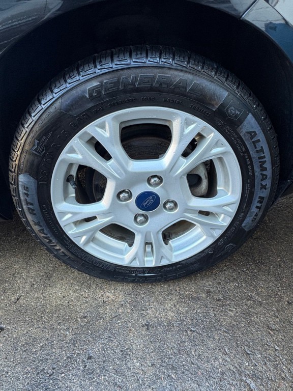 2015 Ford Fiesta Image 7