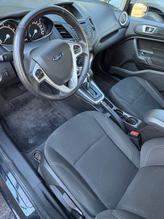 2015 Ford Fiesta Image 9