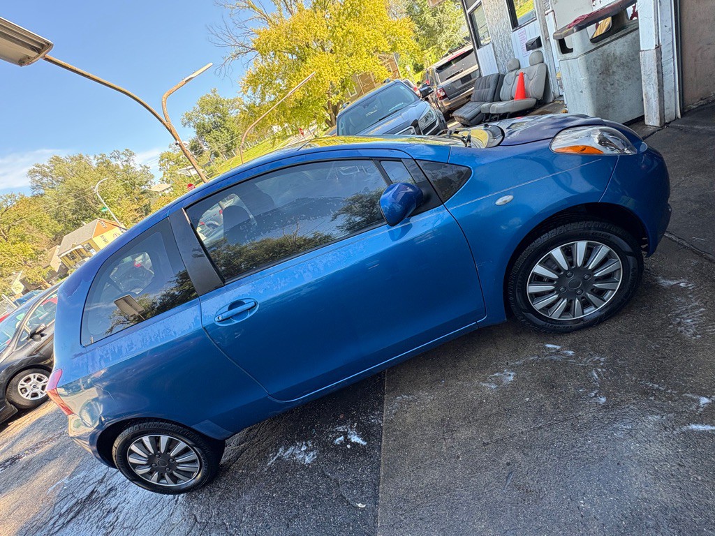 2008 Toyota Yaris Image 1
