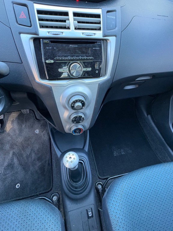 2008 Toyota Yaris Image 5
