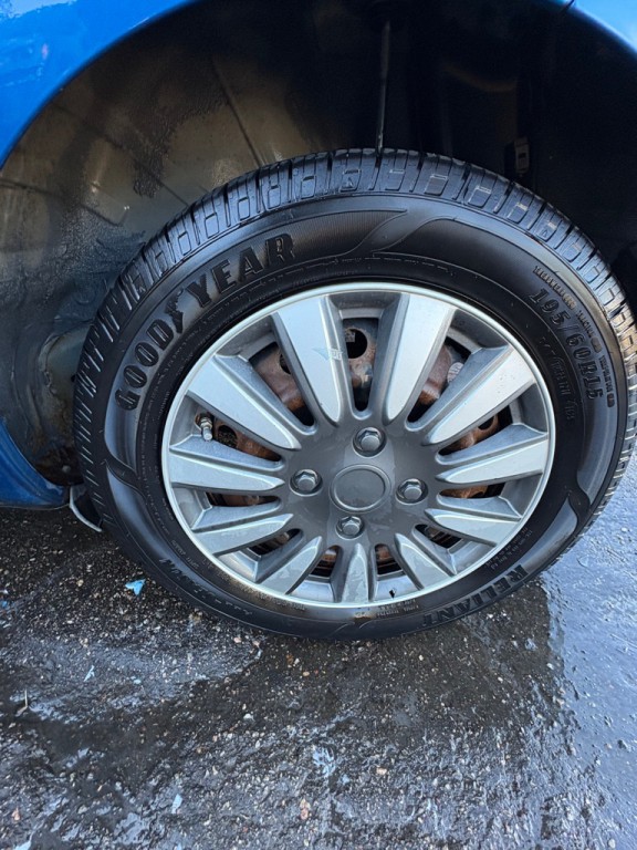 2008 Toyota Yaris Image 12