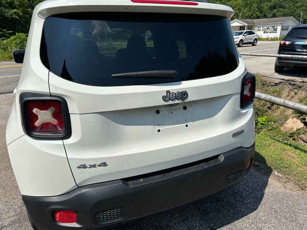 2015 Jeep Renegade Image 4