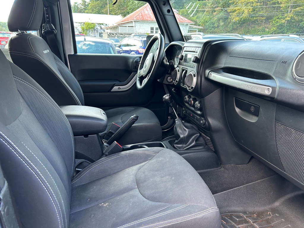 2016 Jeep Wrangler Image 5