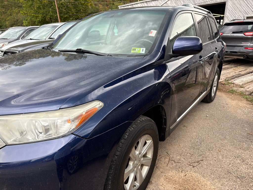 2013 Toyota Highlander Image 2