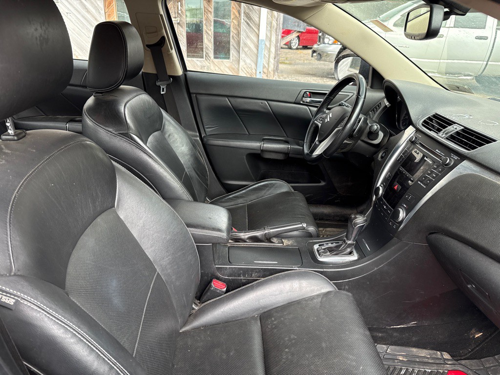 2012 Suzuki Kizashi Image 5