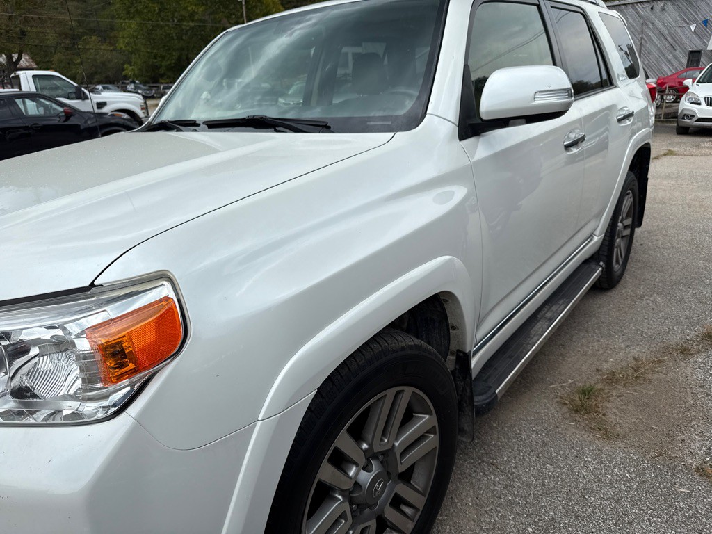 2013 Toyota 4Runner Image 2