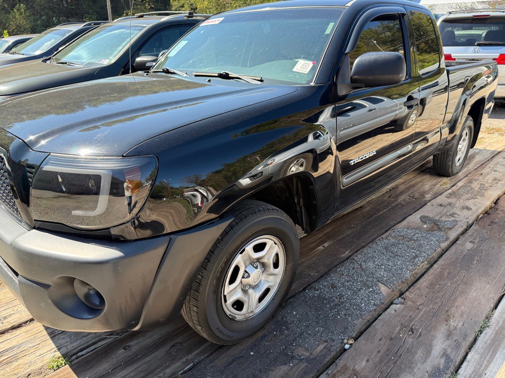 2011 Toyota Tacoma Image 2