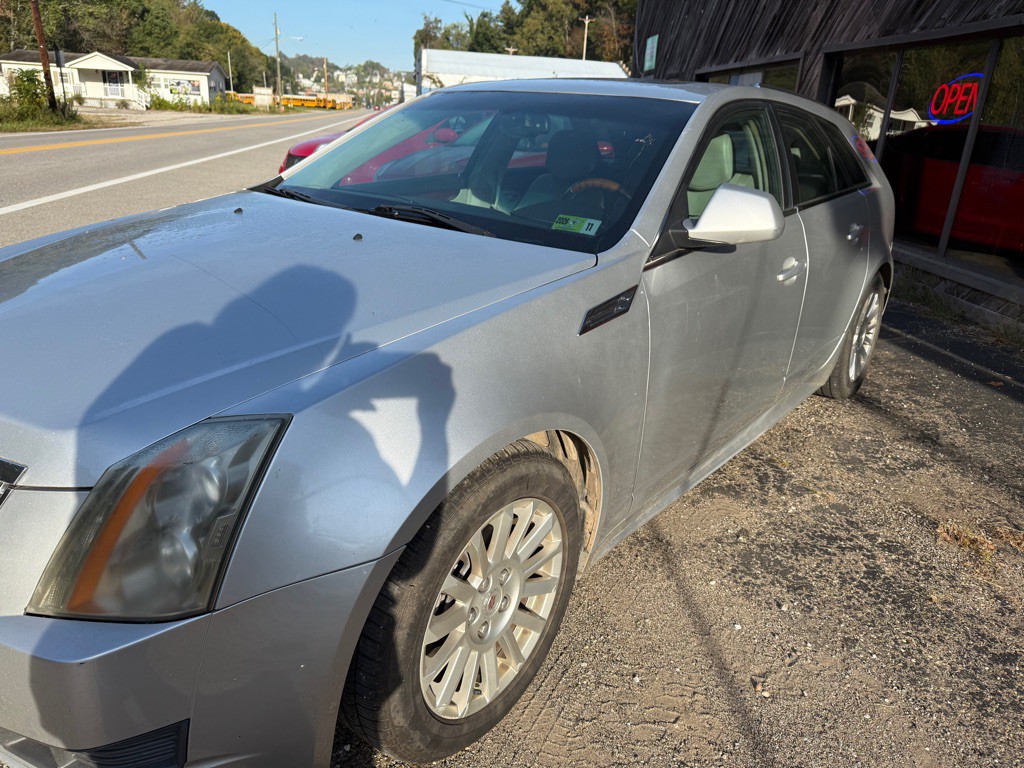 2010 Cadillac CTS Image 2