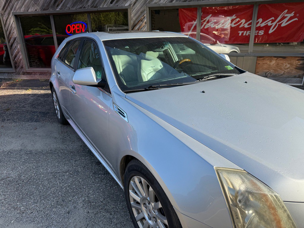 2010 Cadillac CTS Image 3