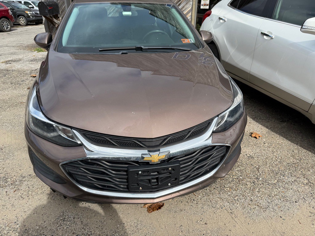 2019 Chevrolet Cruze Image 1