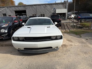 Image for 2013 Dodge Challenger SXT ID: 6975878