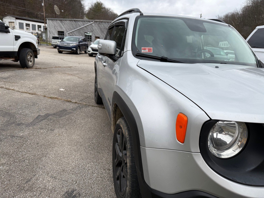 2017 Jeep Renegade Image 3