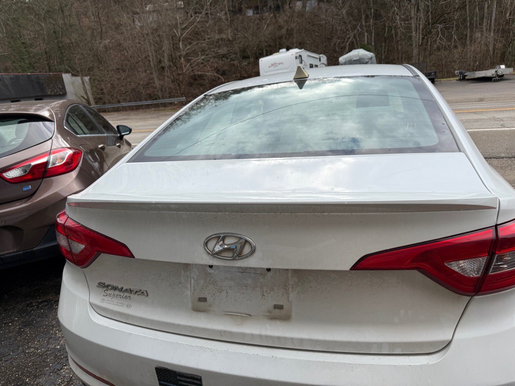 2015 Hyundai Sonata Image 4