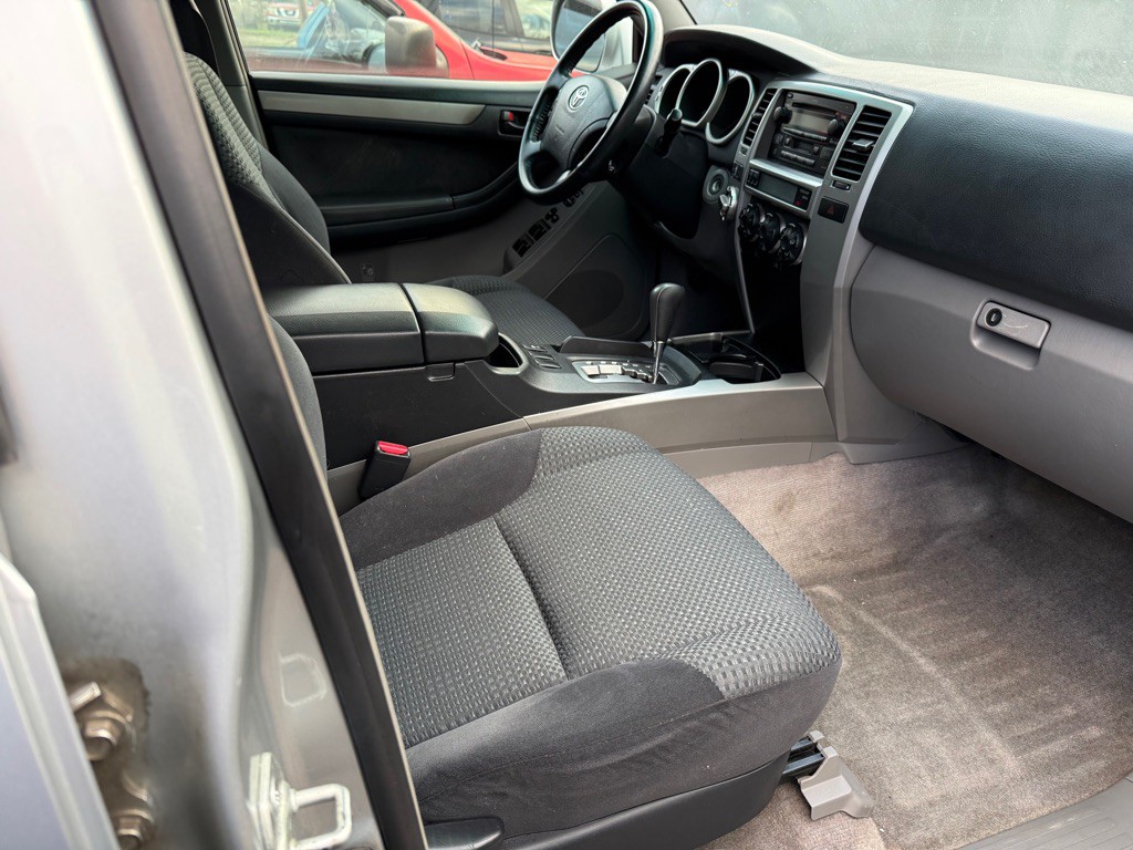 2005 Toyota 4Runner Image 5