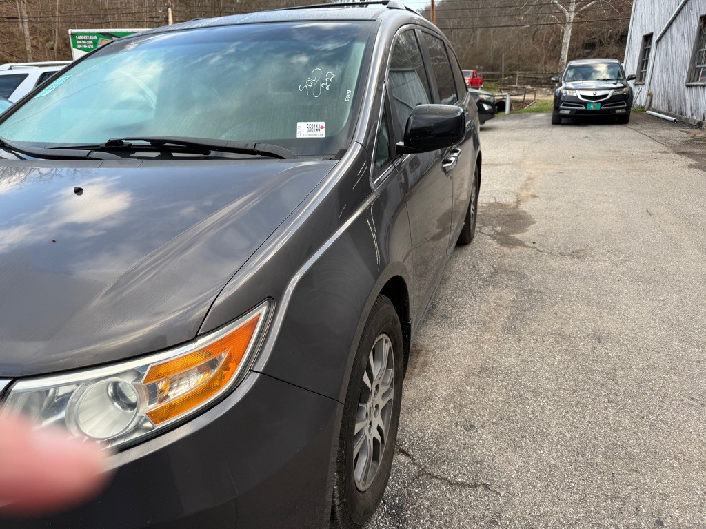 2012 Honda Odyssey Image 2