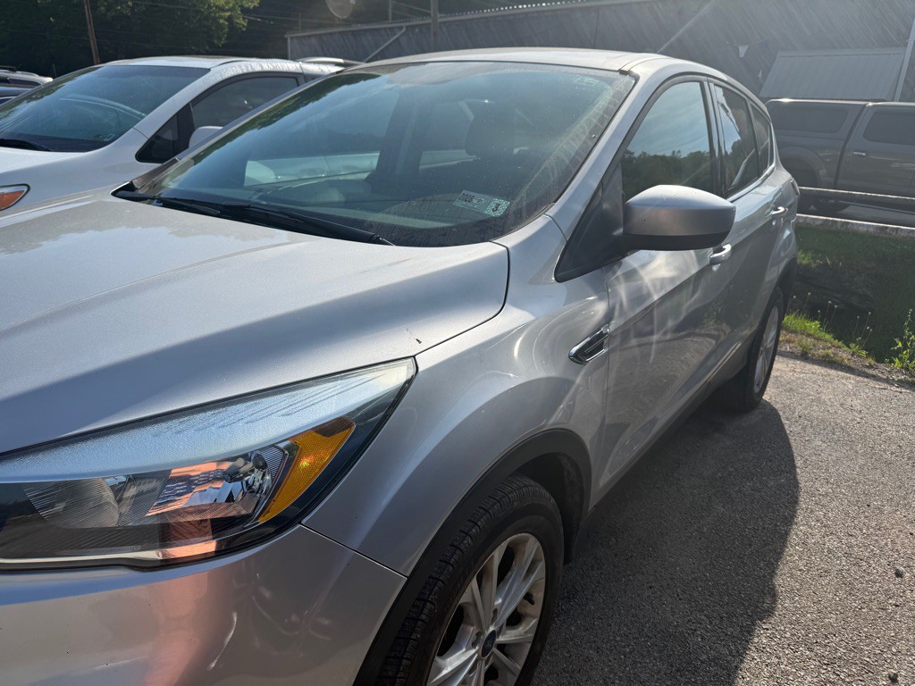 2017 Ford Escape Image 2