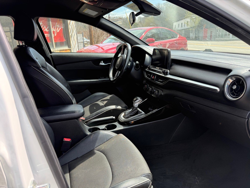 2021 Kia Forte Image 3