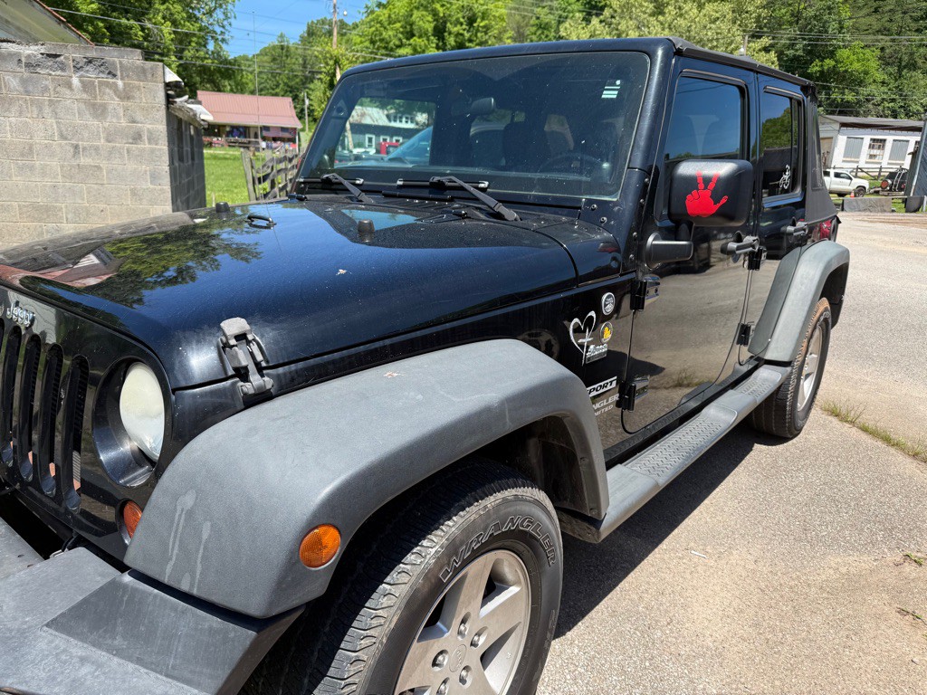 2012 Jeep Wrangler Unlimited Image 2