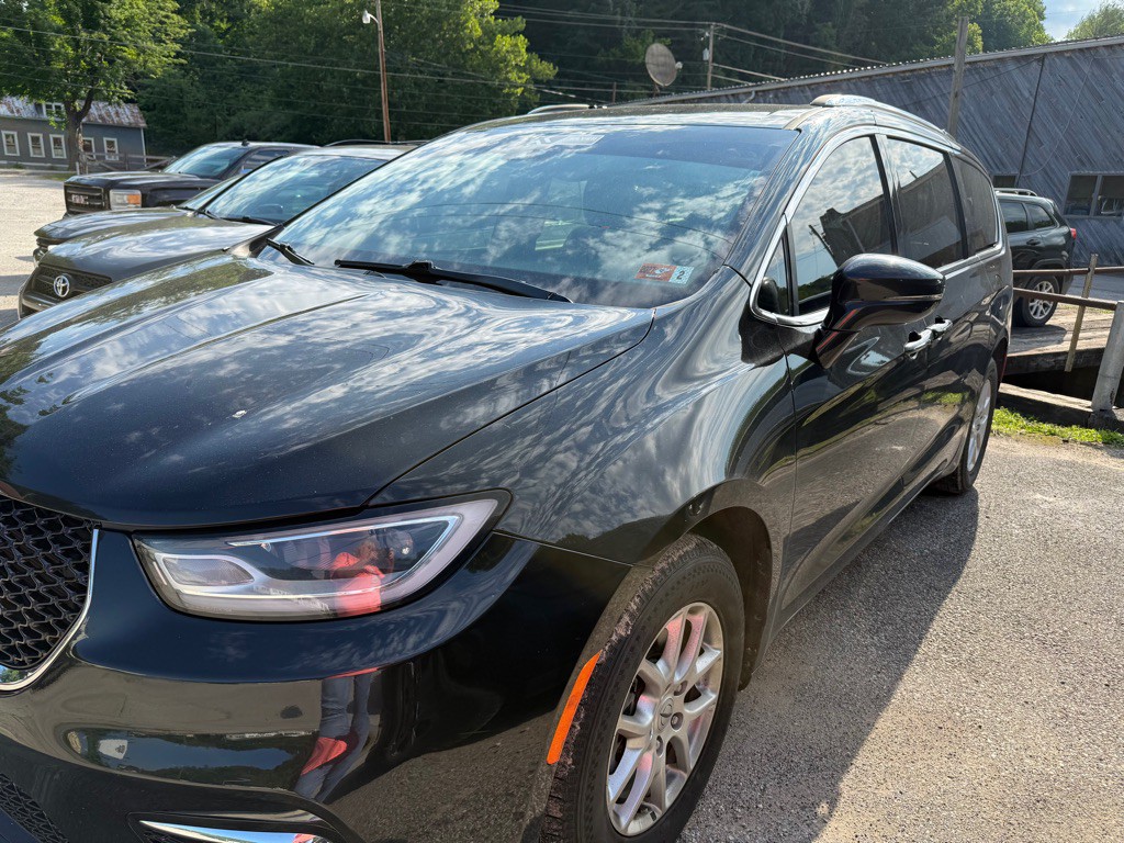2021 Chrysler Pacifica Image 2