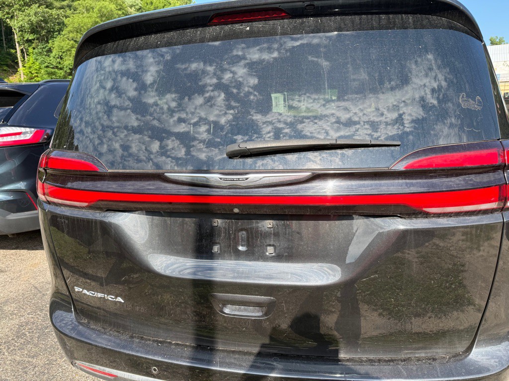 2021 Chrysler Pacifica Image 4