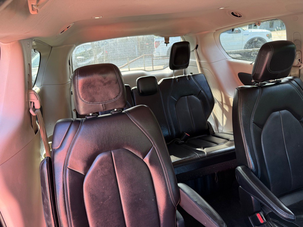 2021 Chrysler Pacifica Image 6